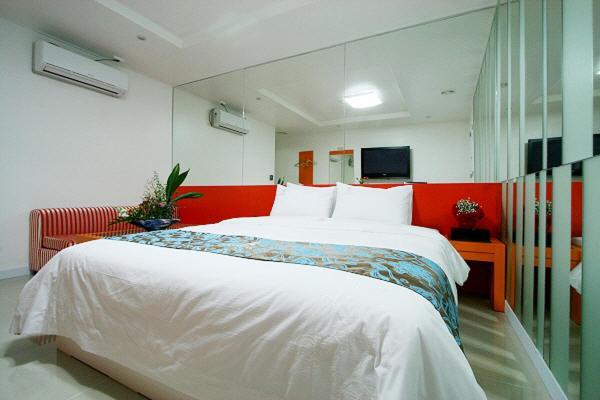 Hotel Cleopatra Ilsan Коян Номер фото